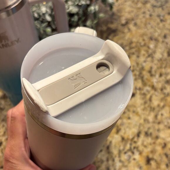 Stanley Blue and White 30oz Travel Tumbler with Handle bundle - Picture 4 of 14